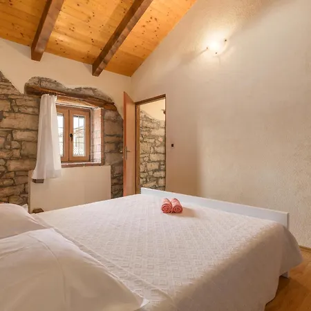 Сasa de vacaciones 2 Bedroom Amazing In Višnjan