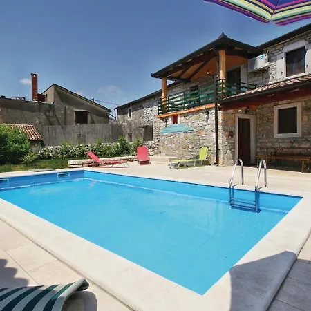 Ferienhaus Fantastisches Haus Mit 2 Schlafzimmern Višnjan